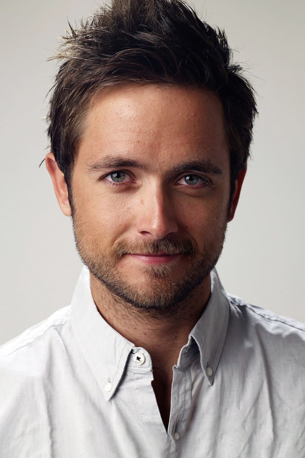 Justin Chatwin profile
