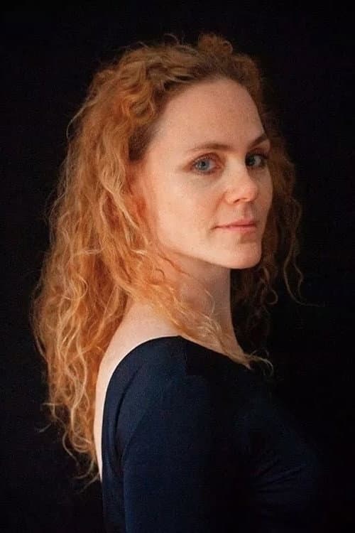 Moara Passoni profile