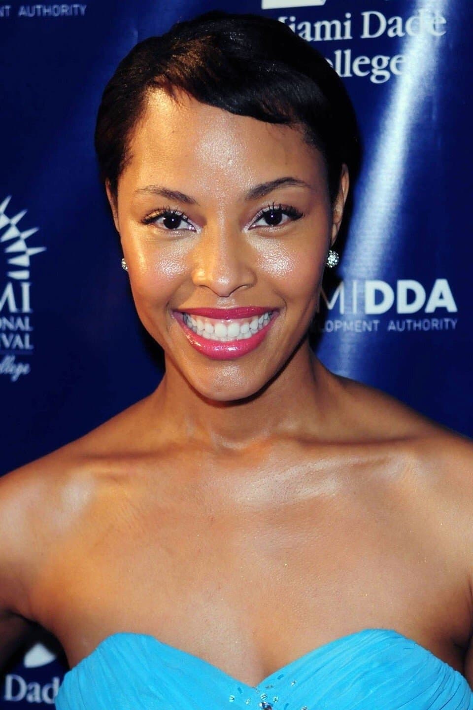 Tracey Heggins profile