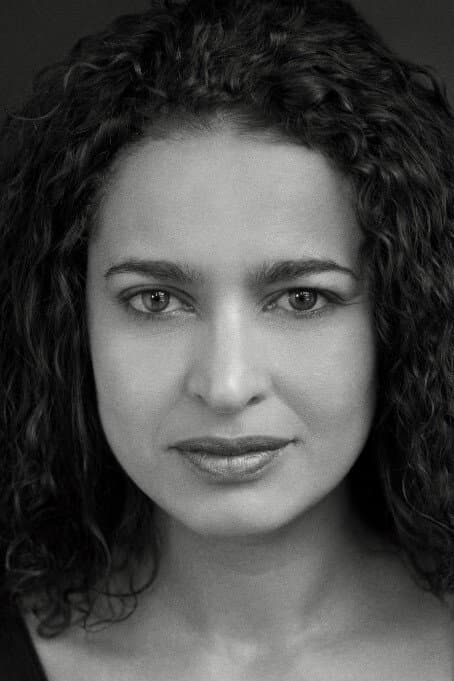 Christianne Oliveira profile