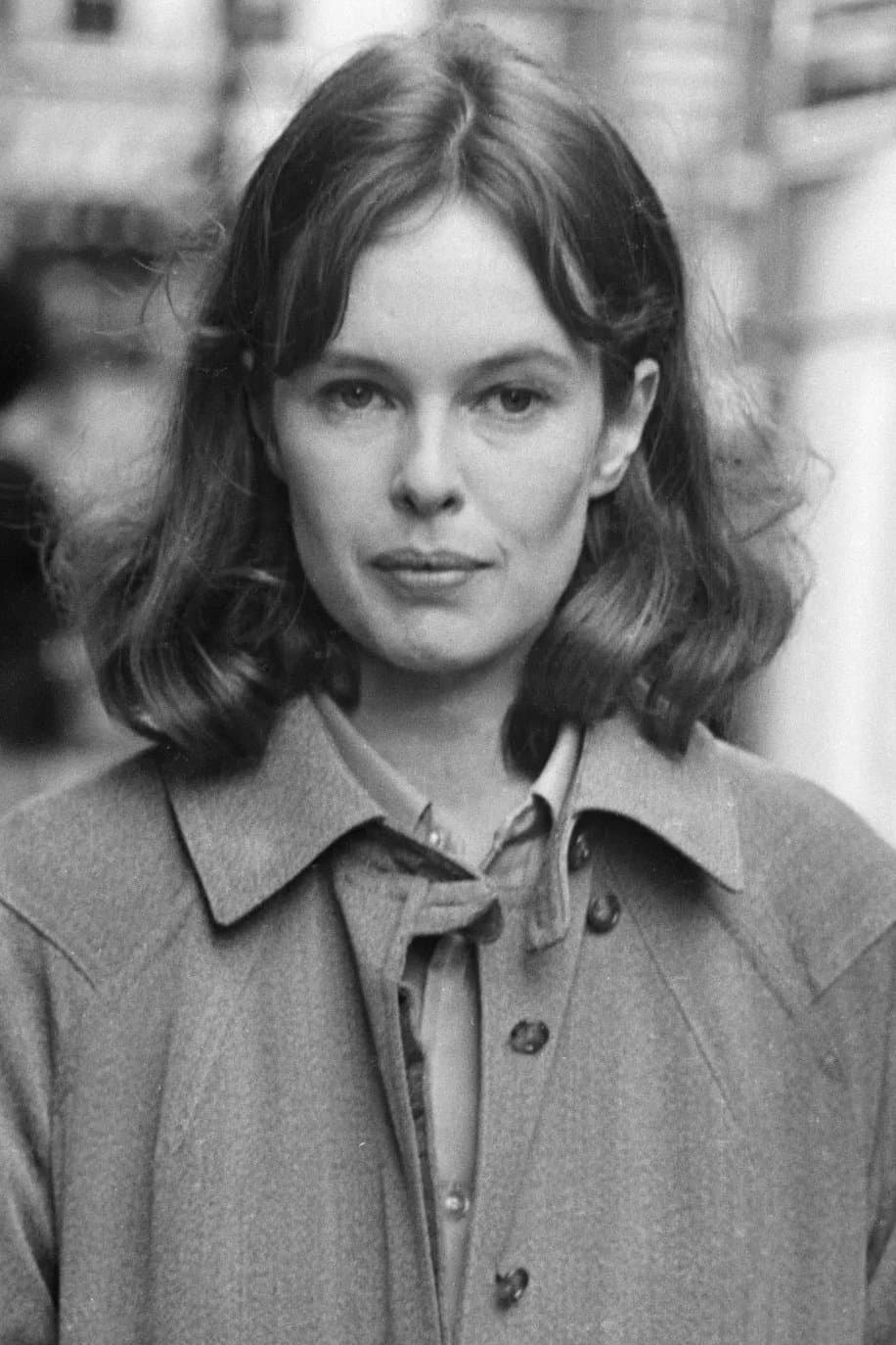 Sandy Dennis profile