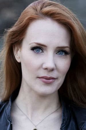 Simone Simons profile