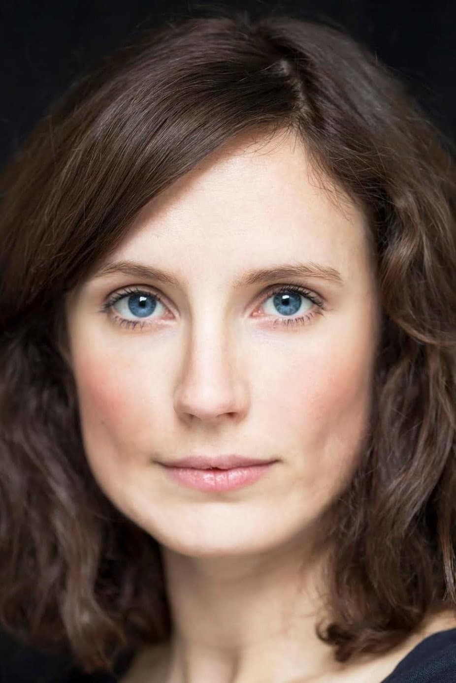 Ella Becroft profile