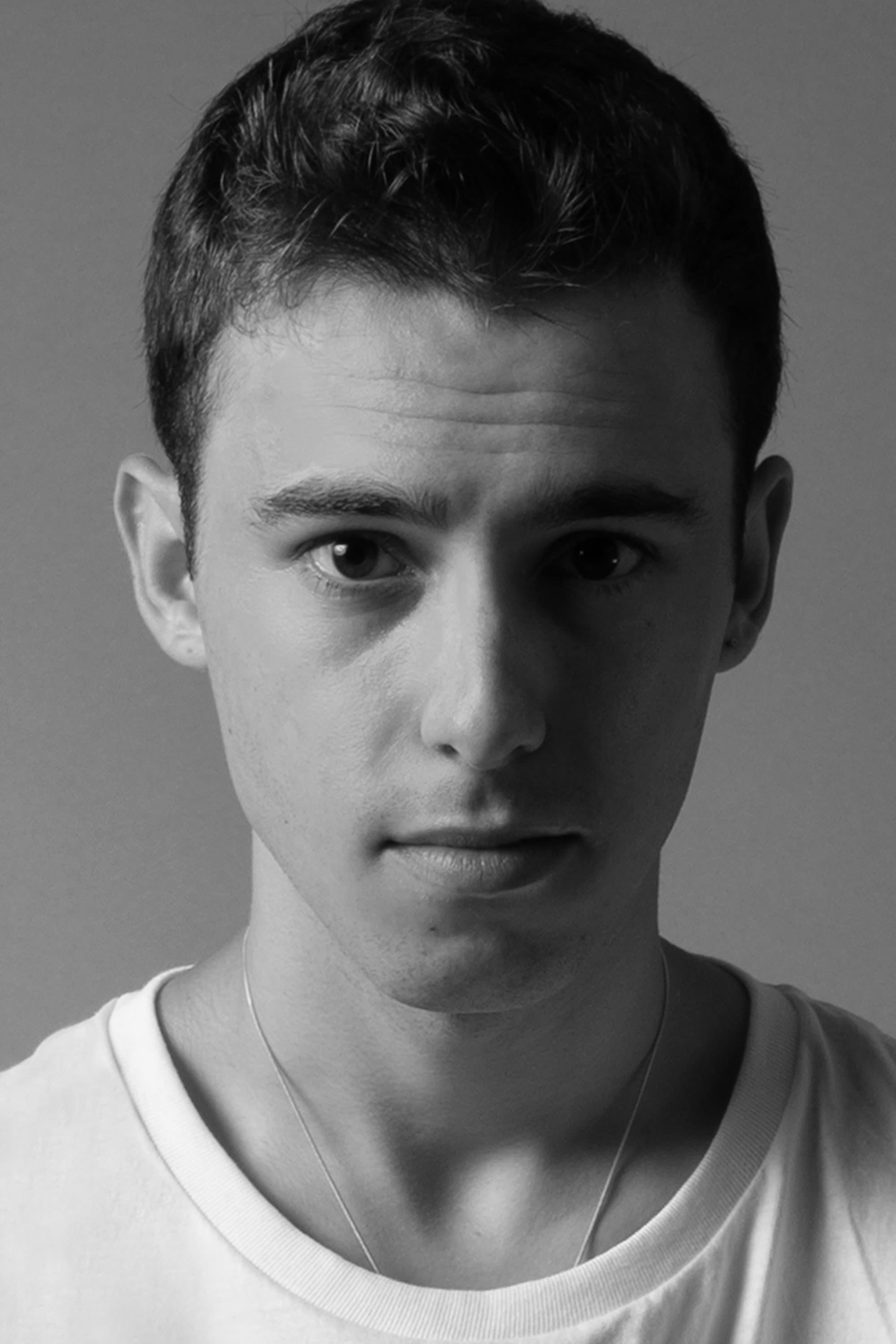 Gabriel Kahane profile