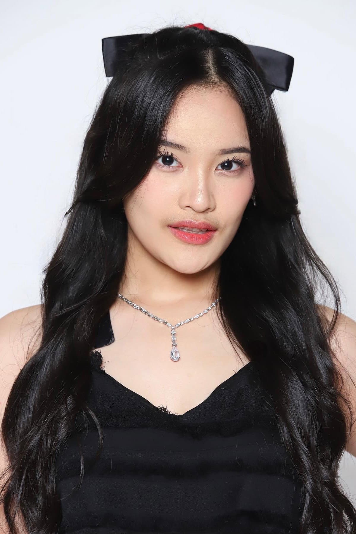 Adzana Shaliha profile