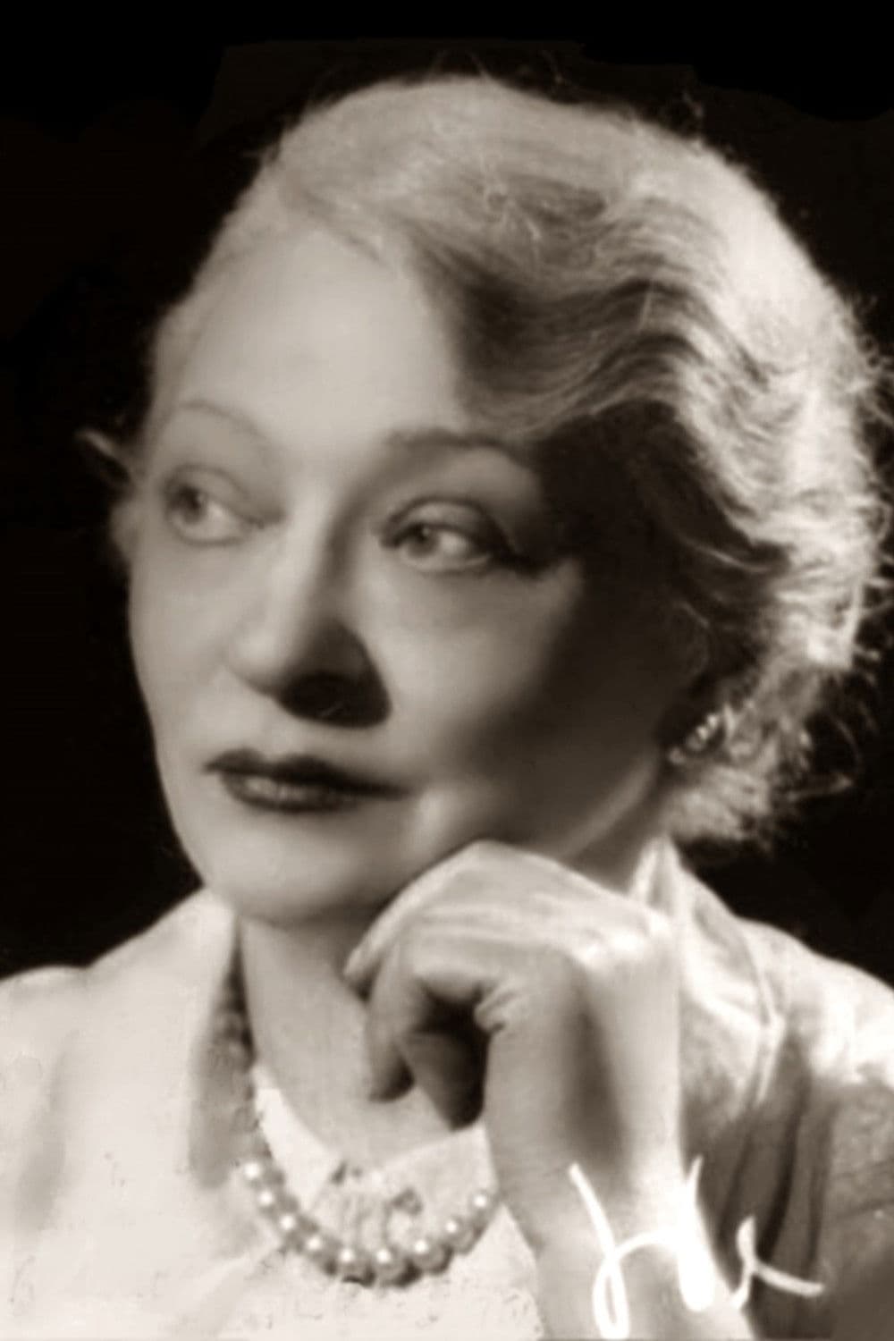 María Esther Buschiazzo profile