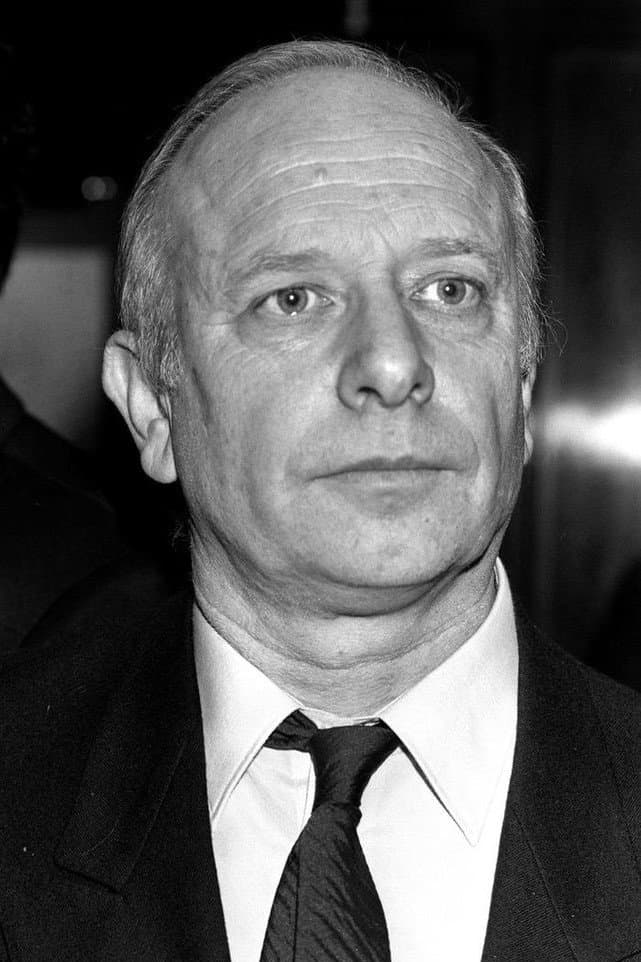 Manuel Summers profile