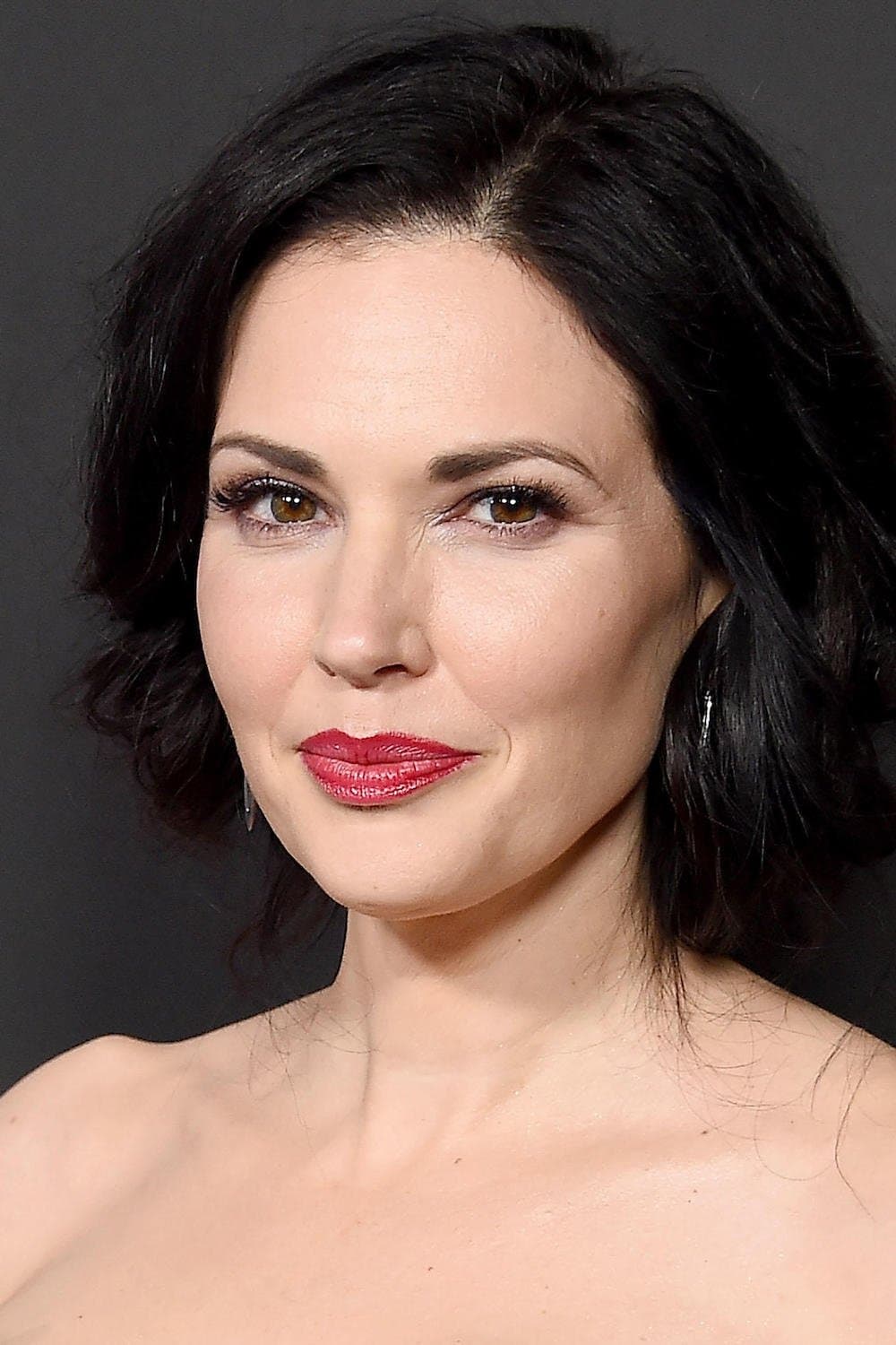 Laura Mennell profile