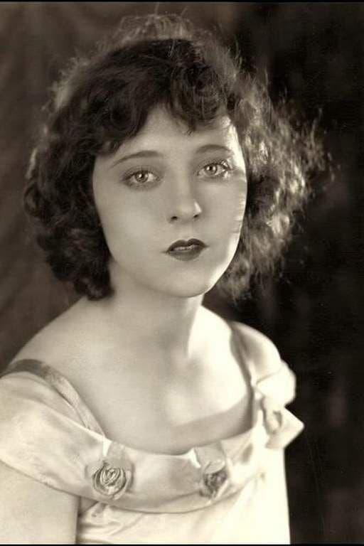 Jehanne d'Alcy profile