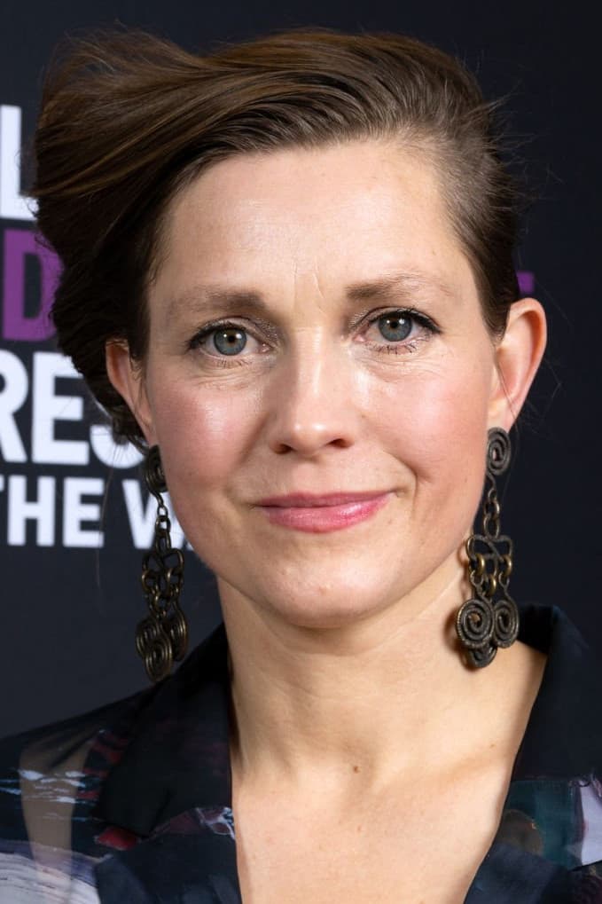 Holly Waddington profile