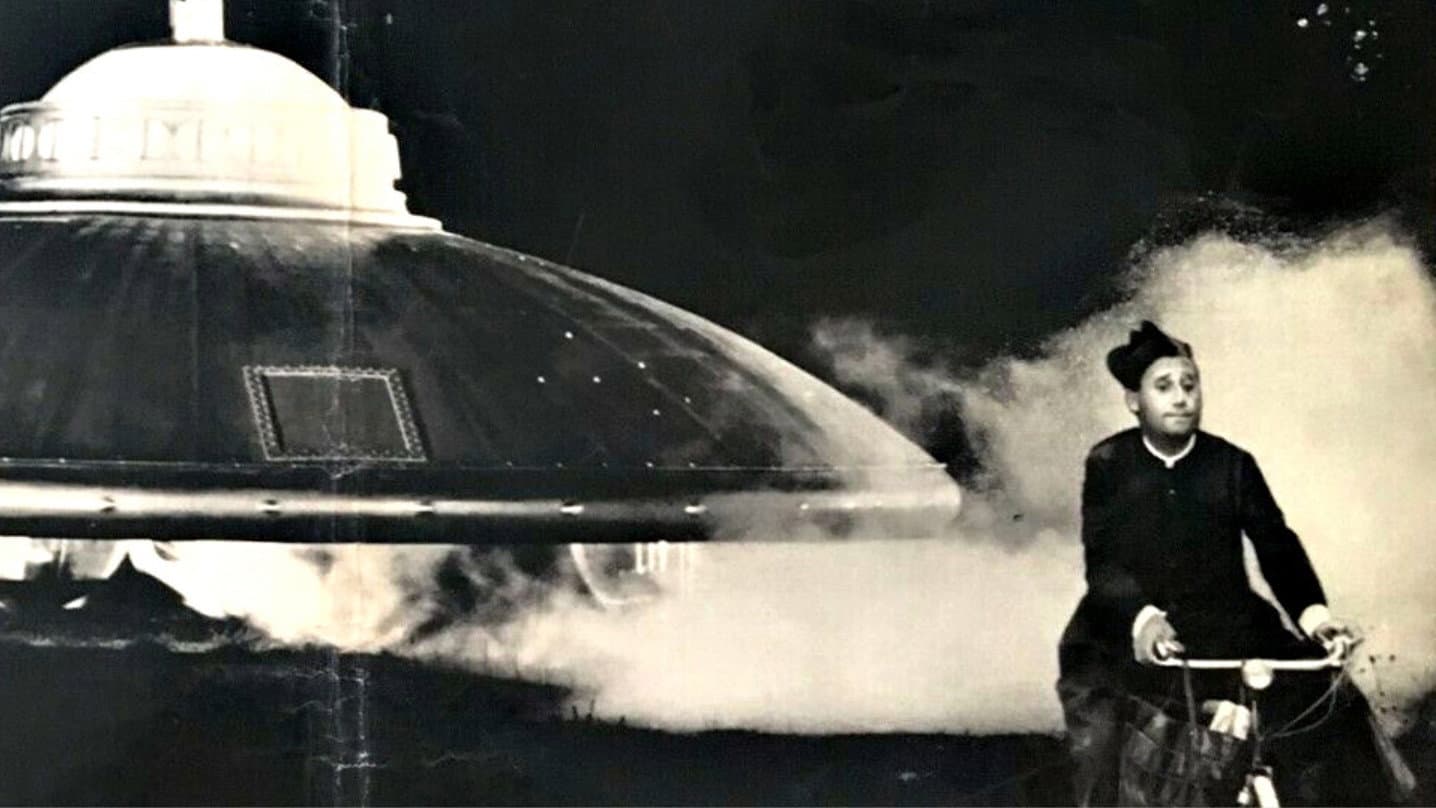 The Flying Saucer backdrop