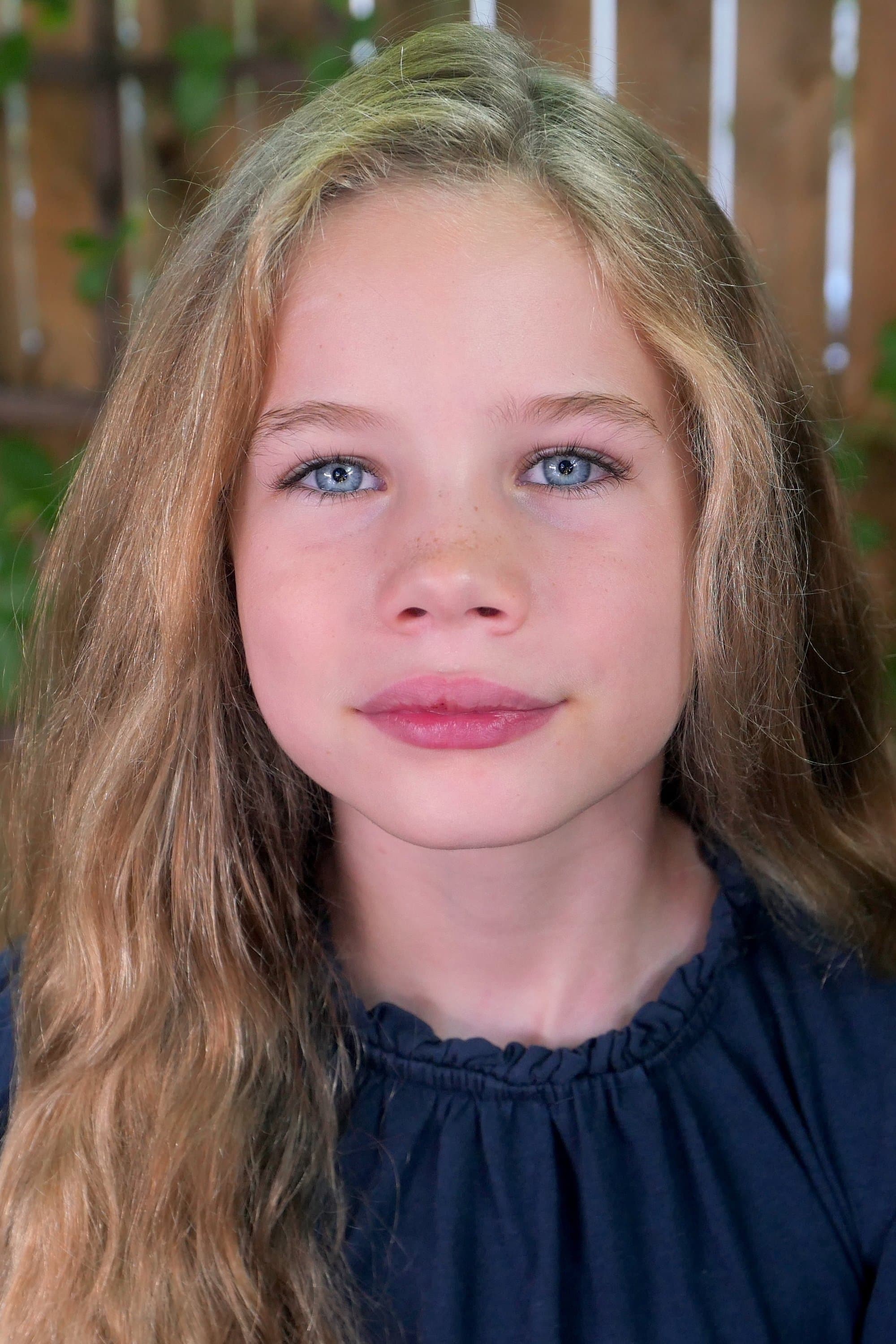 Alona Jane Robbins profile