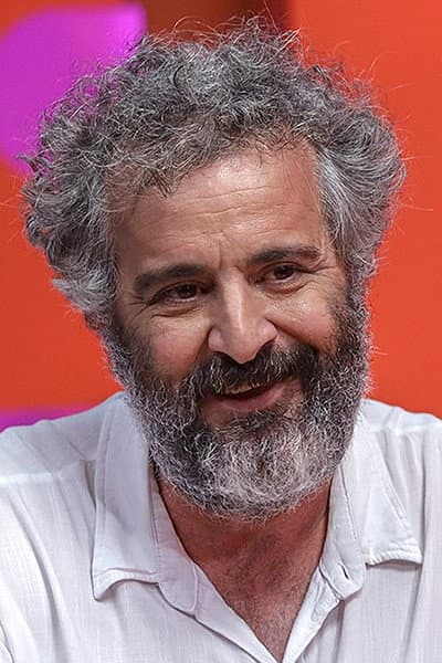 Adirley Queirós profile