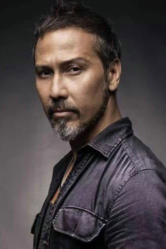 Julio Acconci profile