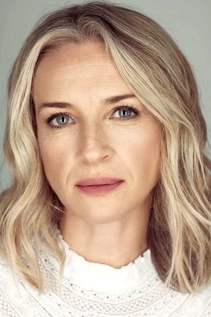 Ever Carradine profile