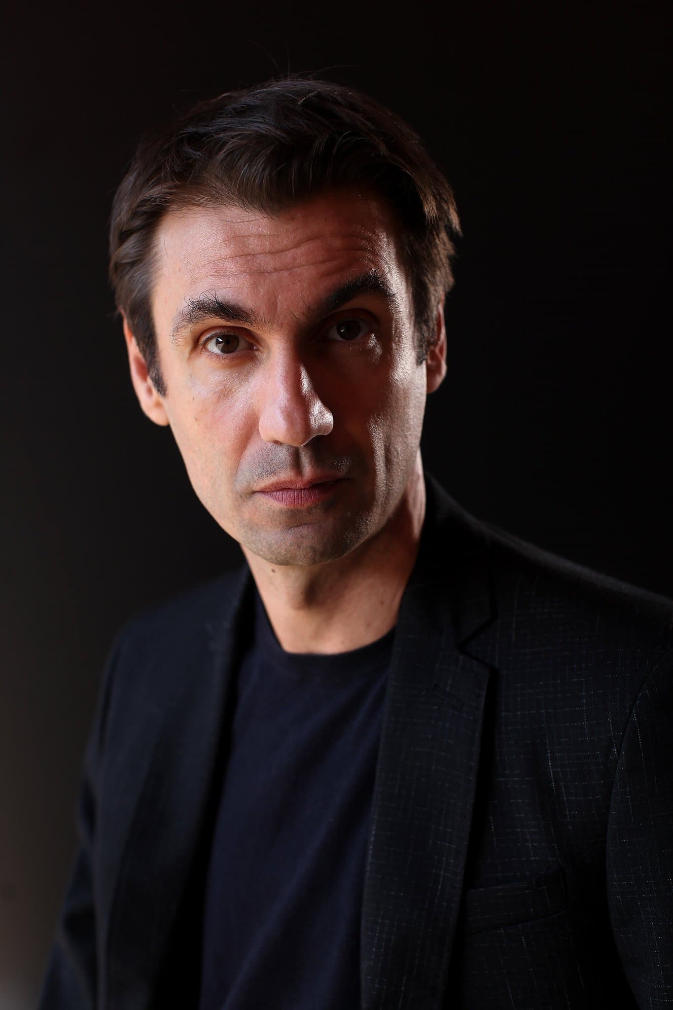 Fabrizio Gifuni profile