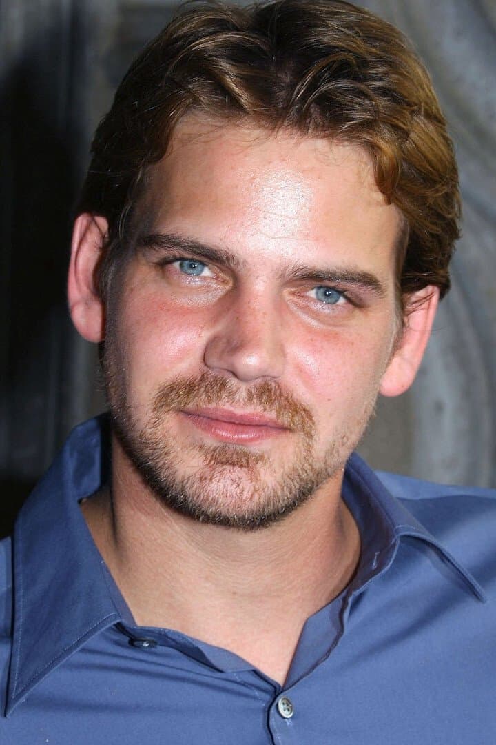 Scott Bairstow profile