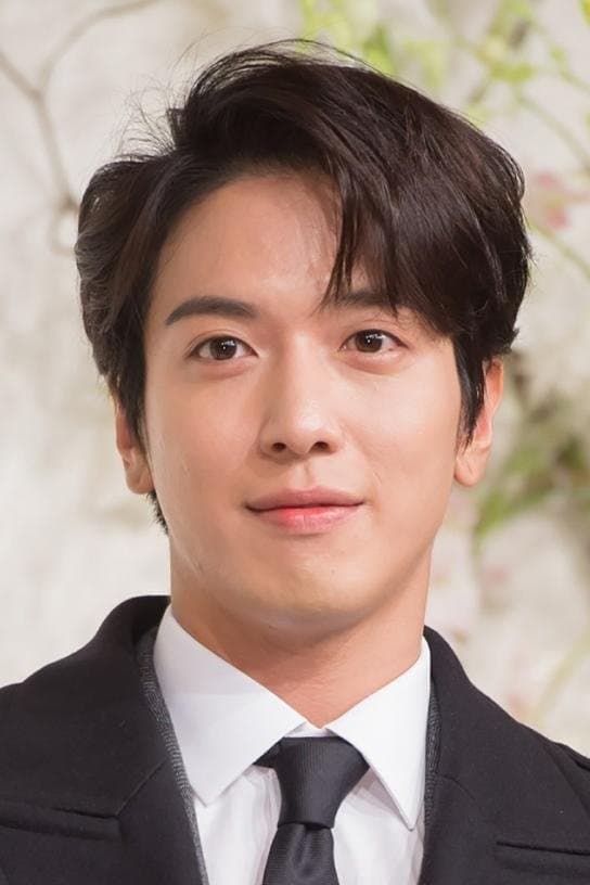 Jung Yong-hwa profile