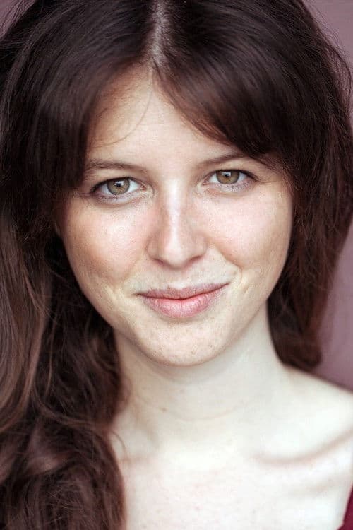 Caroline Marcos profile