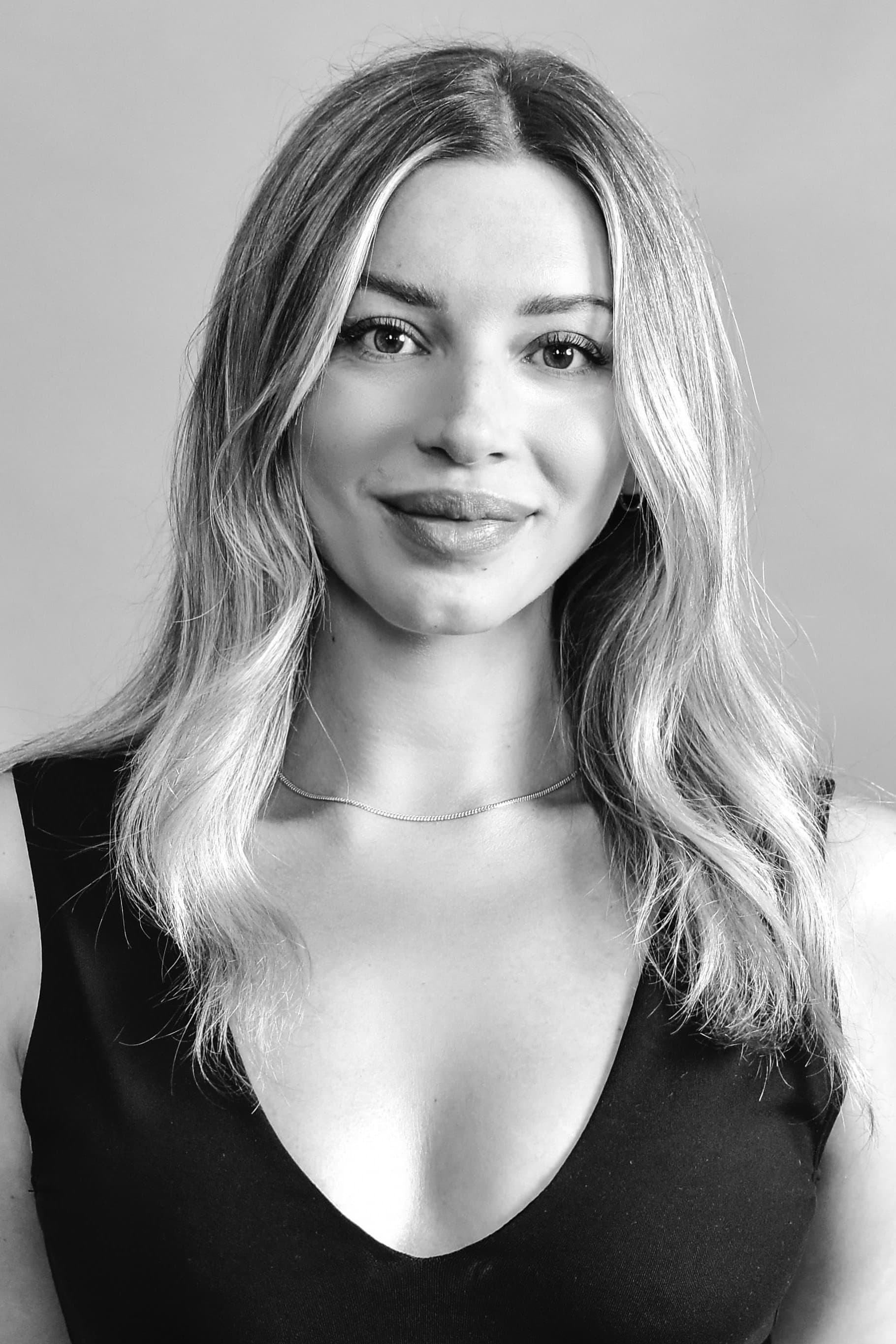 Sarah Sarandos profile