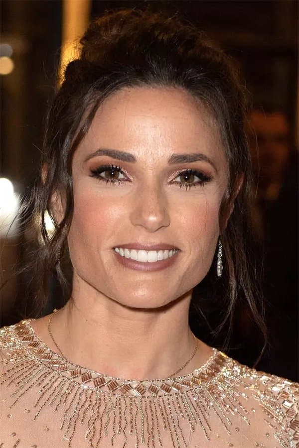 Capucine Anav profile