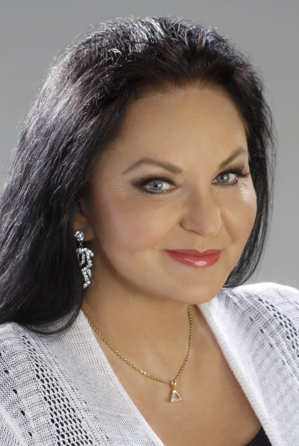 Crystal Gayle profile