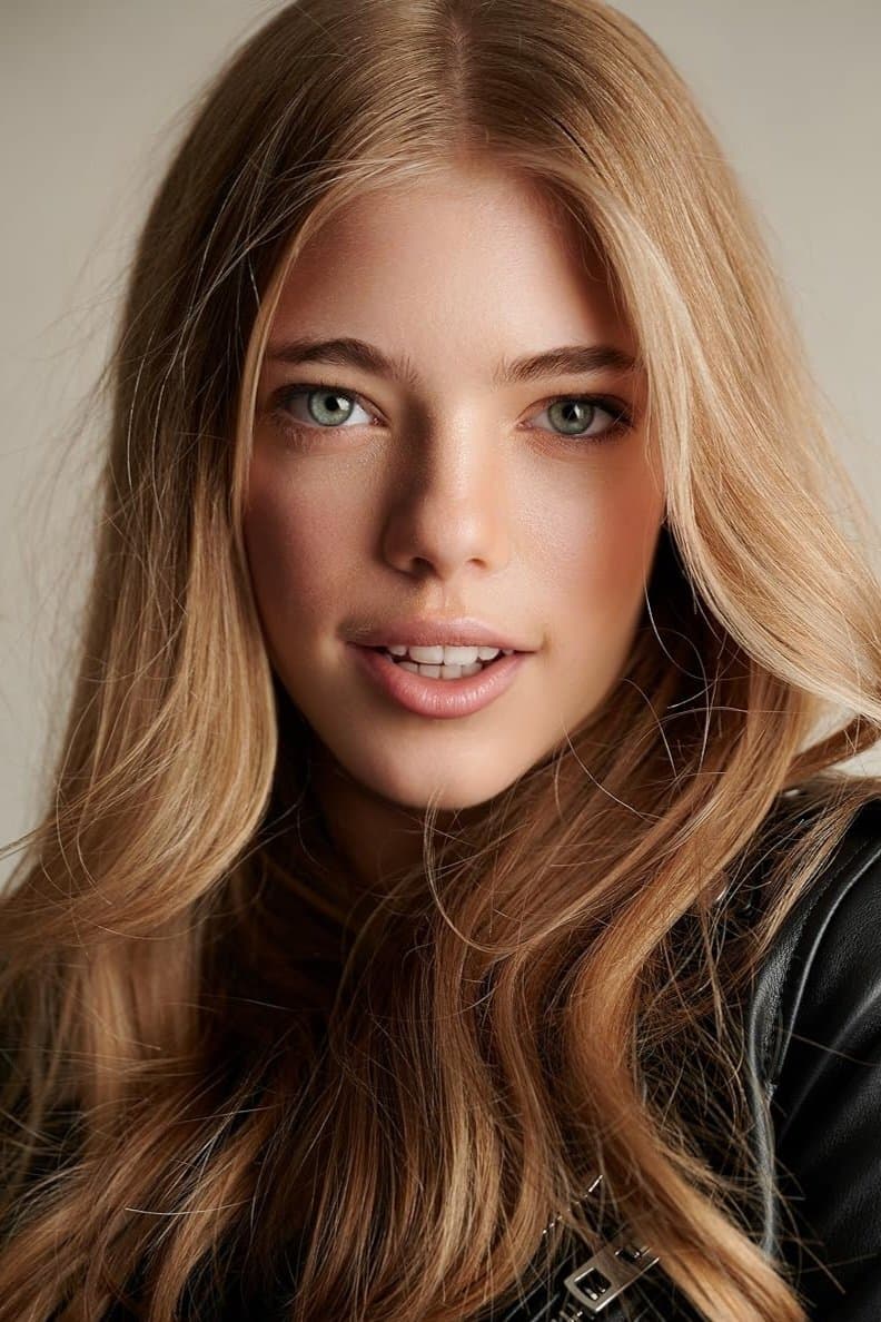 Elle McKinnon profile