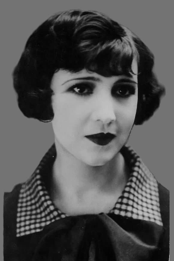 Louise Lagrange profile