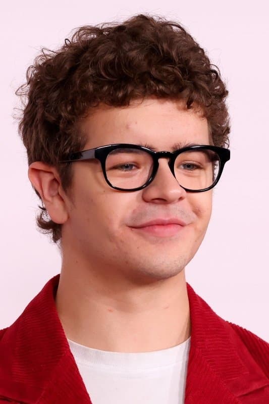 Gaten Matarazzo profile