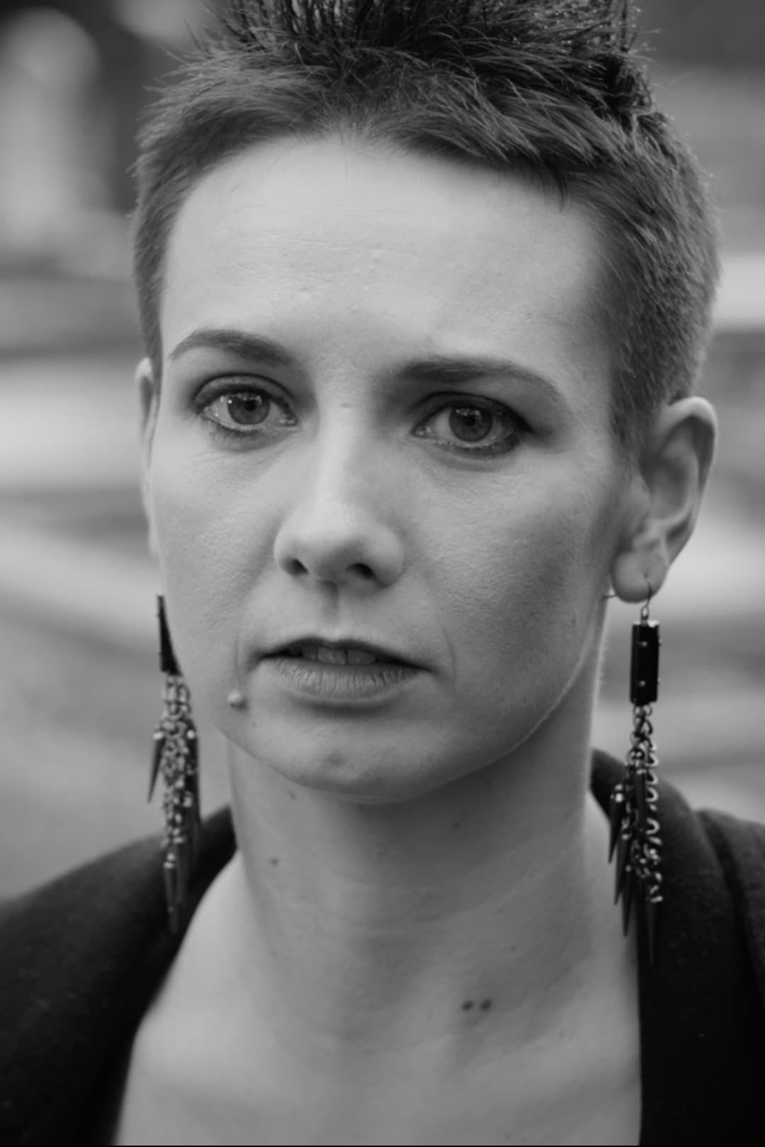 Katherine Lyons profile