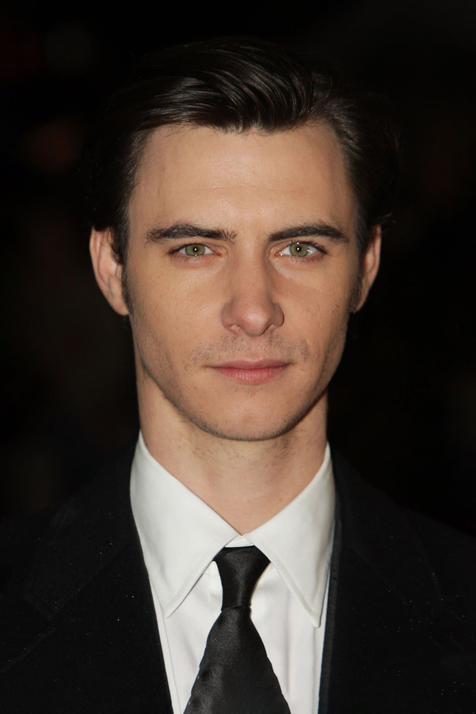 Harry Lloyd profile