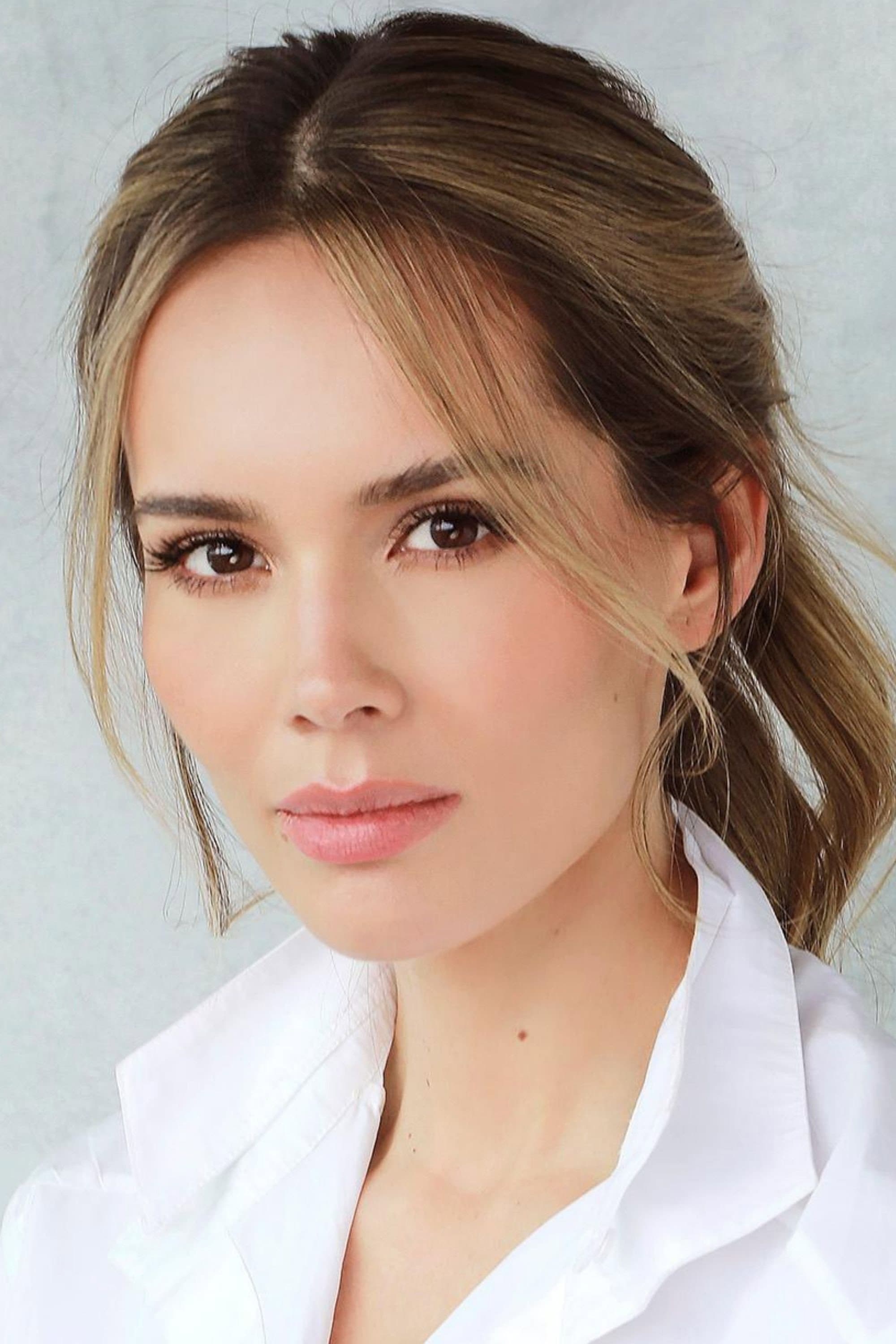 Alejandra Ávila profile