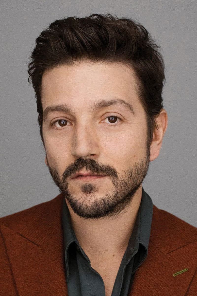 Diego Luna profile