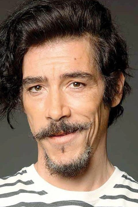 Óscar Jaenada profile