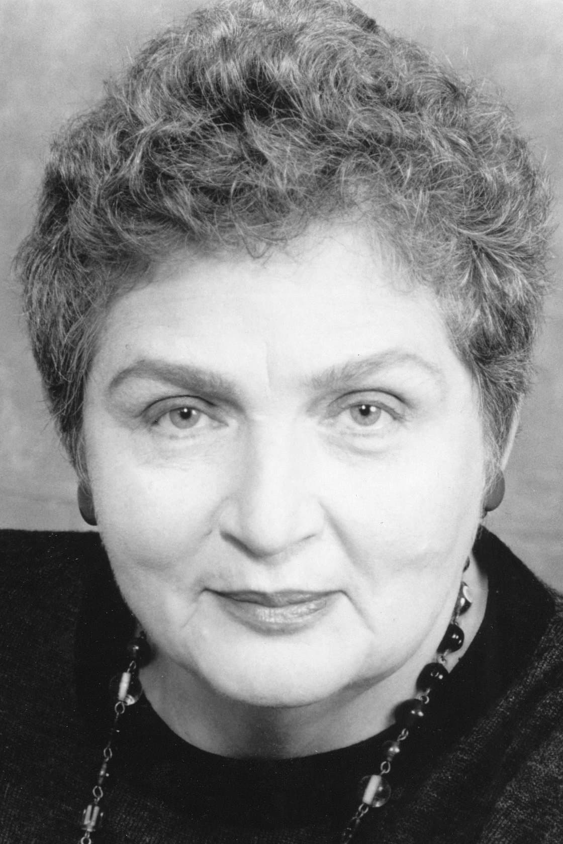 Lola Pashalinski profile