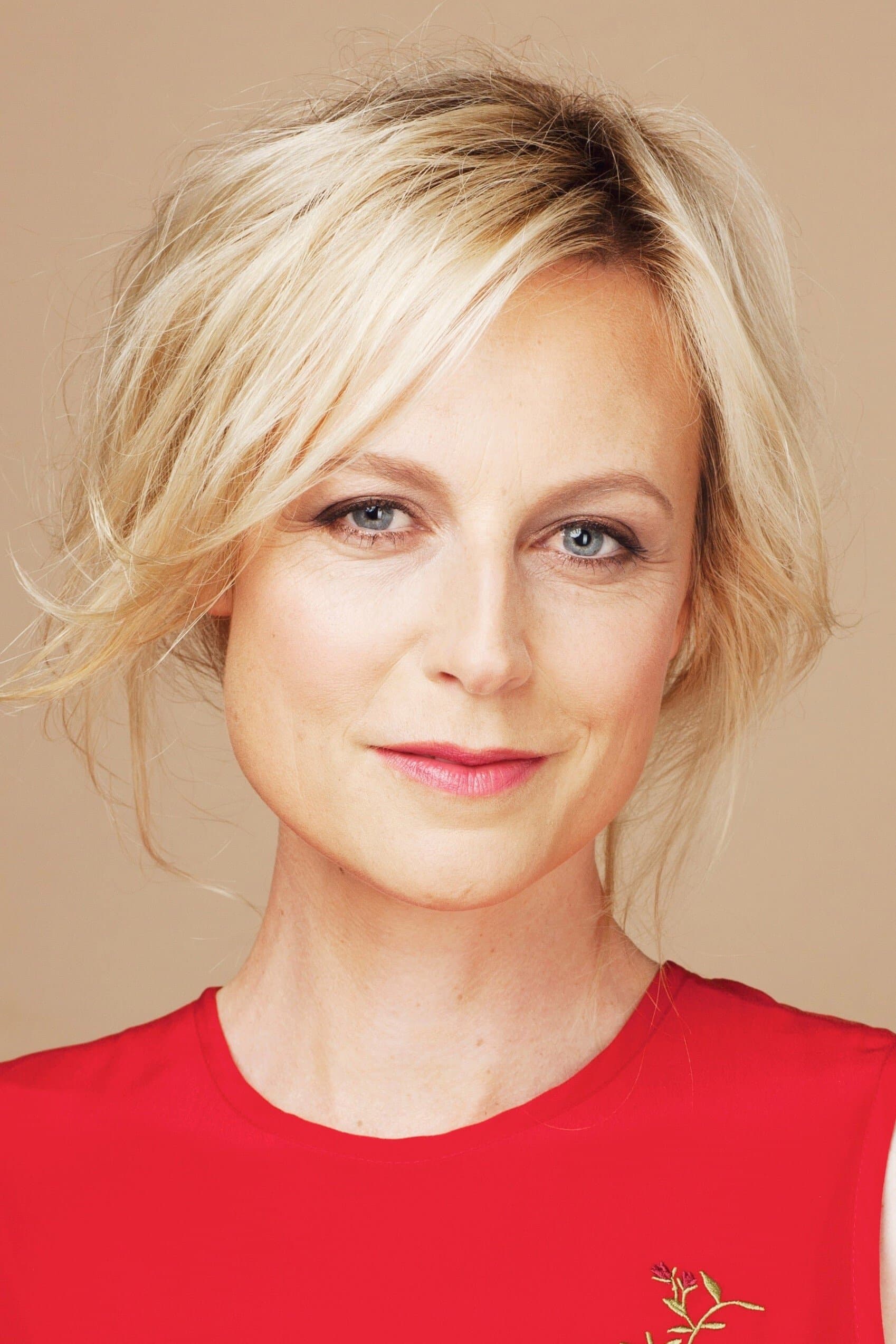 Marta Dusseldorp profile