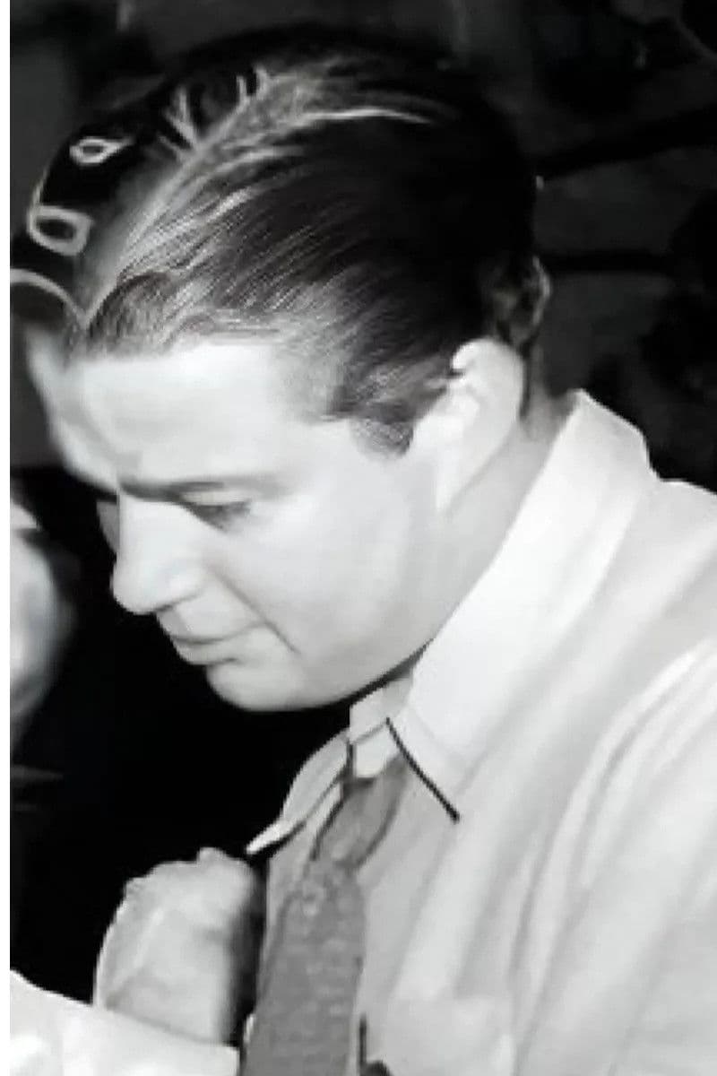 Riley Thomson profile