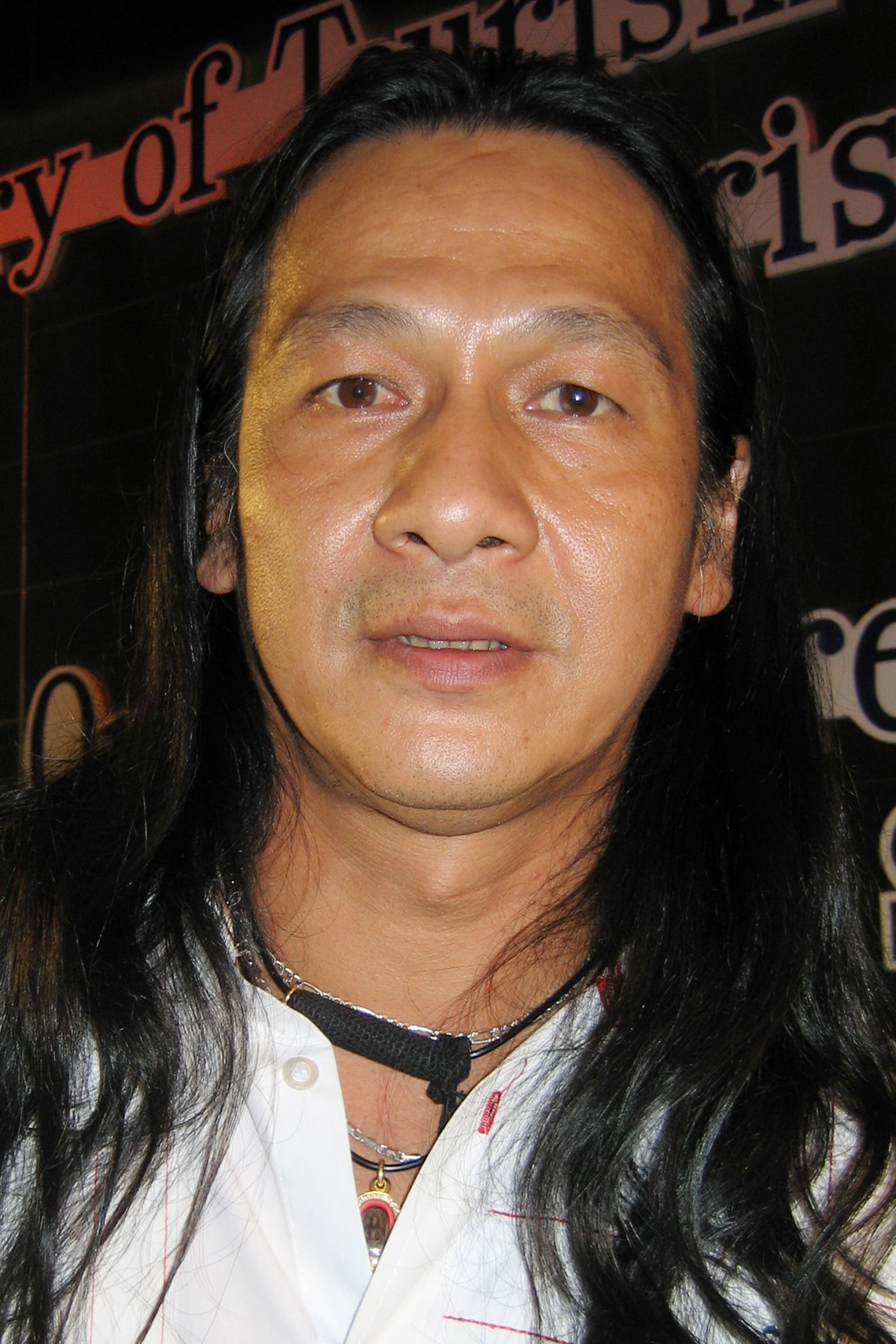 Pongpat Wachirabunjong profile