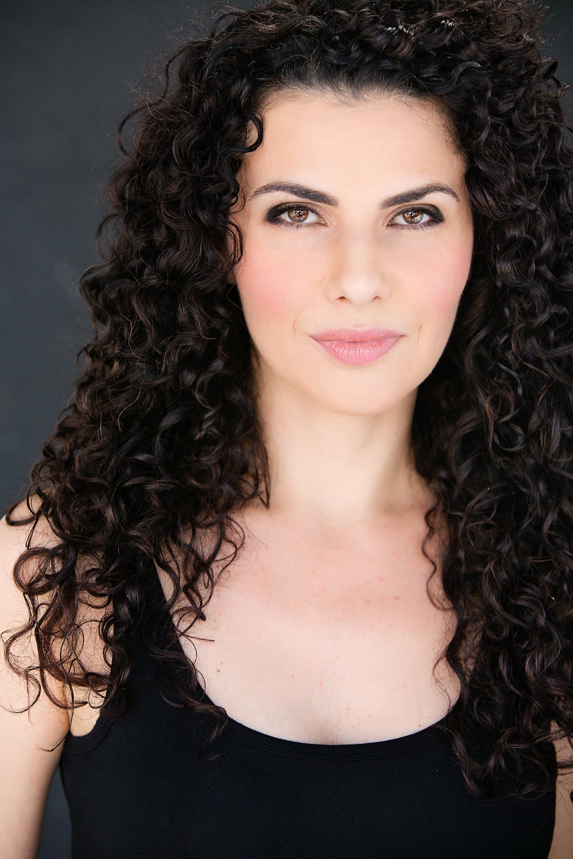 Niki Spiridakos profile