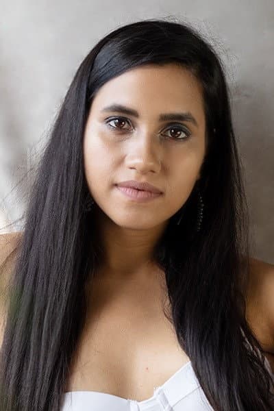 Nikhita Gandhi profile