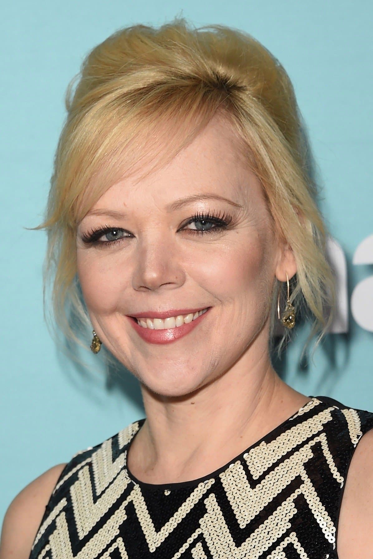 Emily Bergl profile