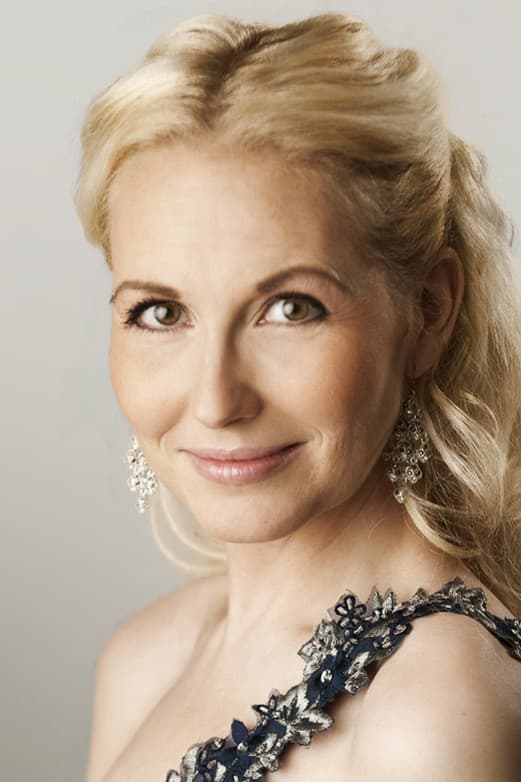 Dísella Lárusdóttir profile