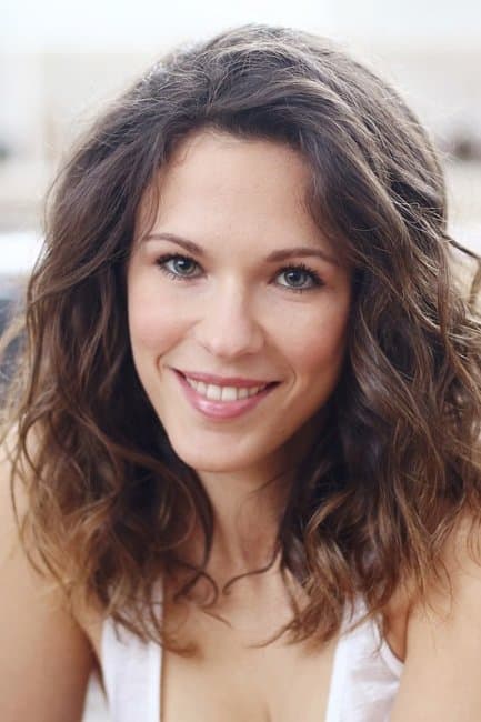 Lorie Pester profile