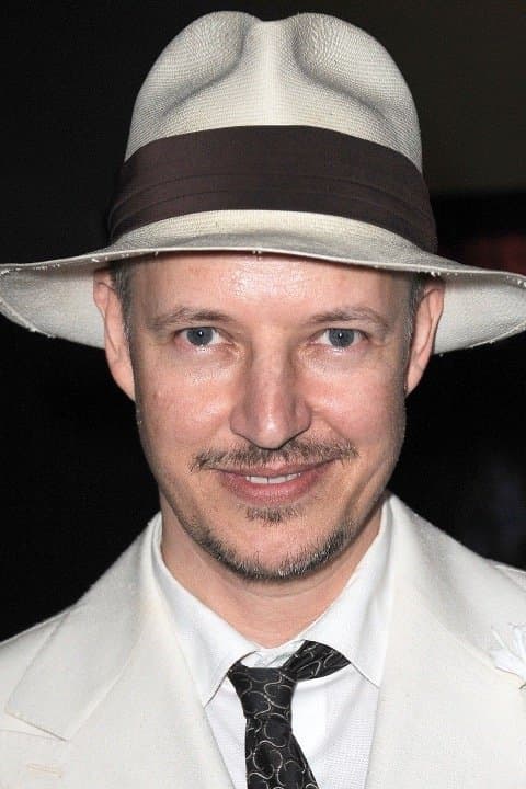 Tom Six profile