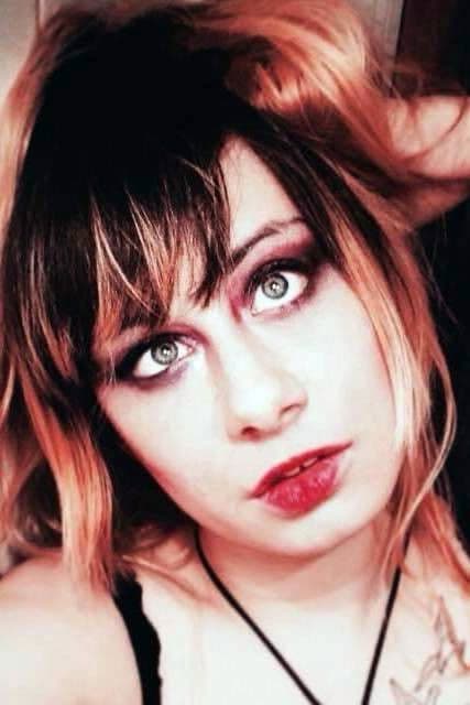 Amanda Flowers profile