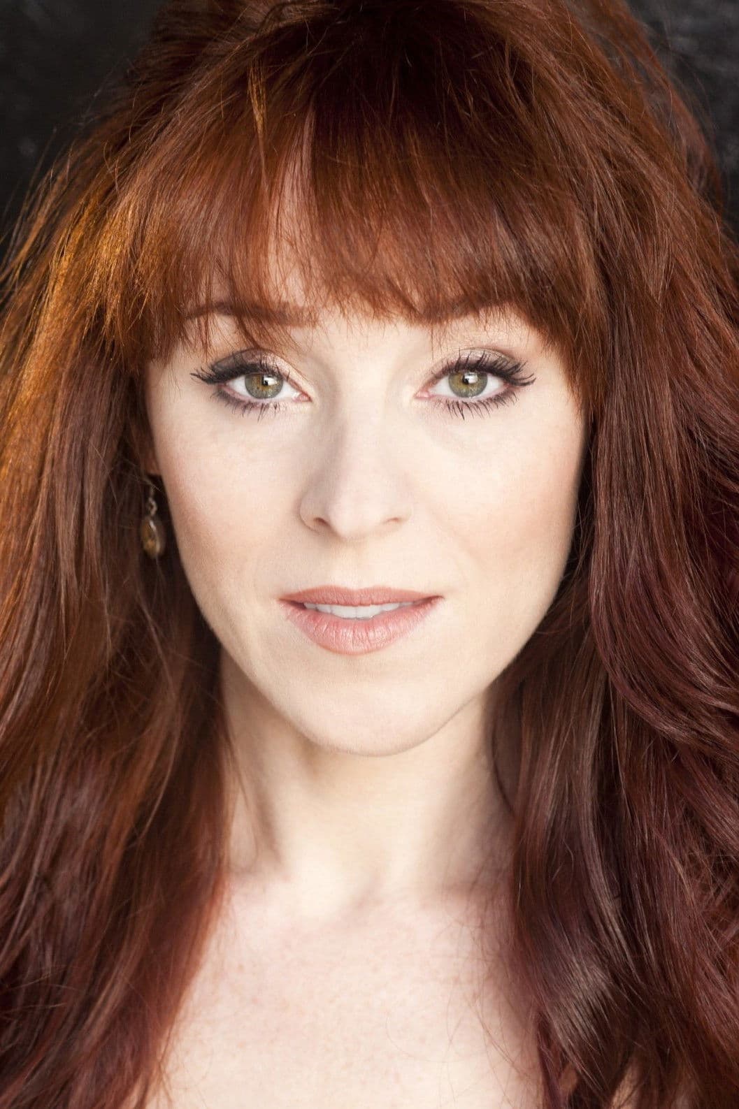 Ruth Connell profile