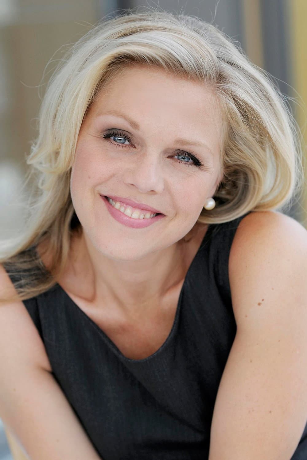 Miah Persson profile