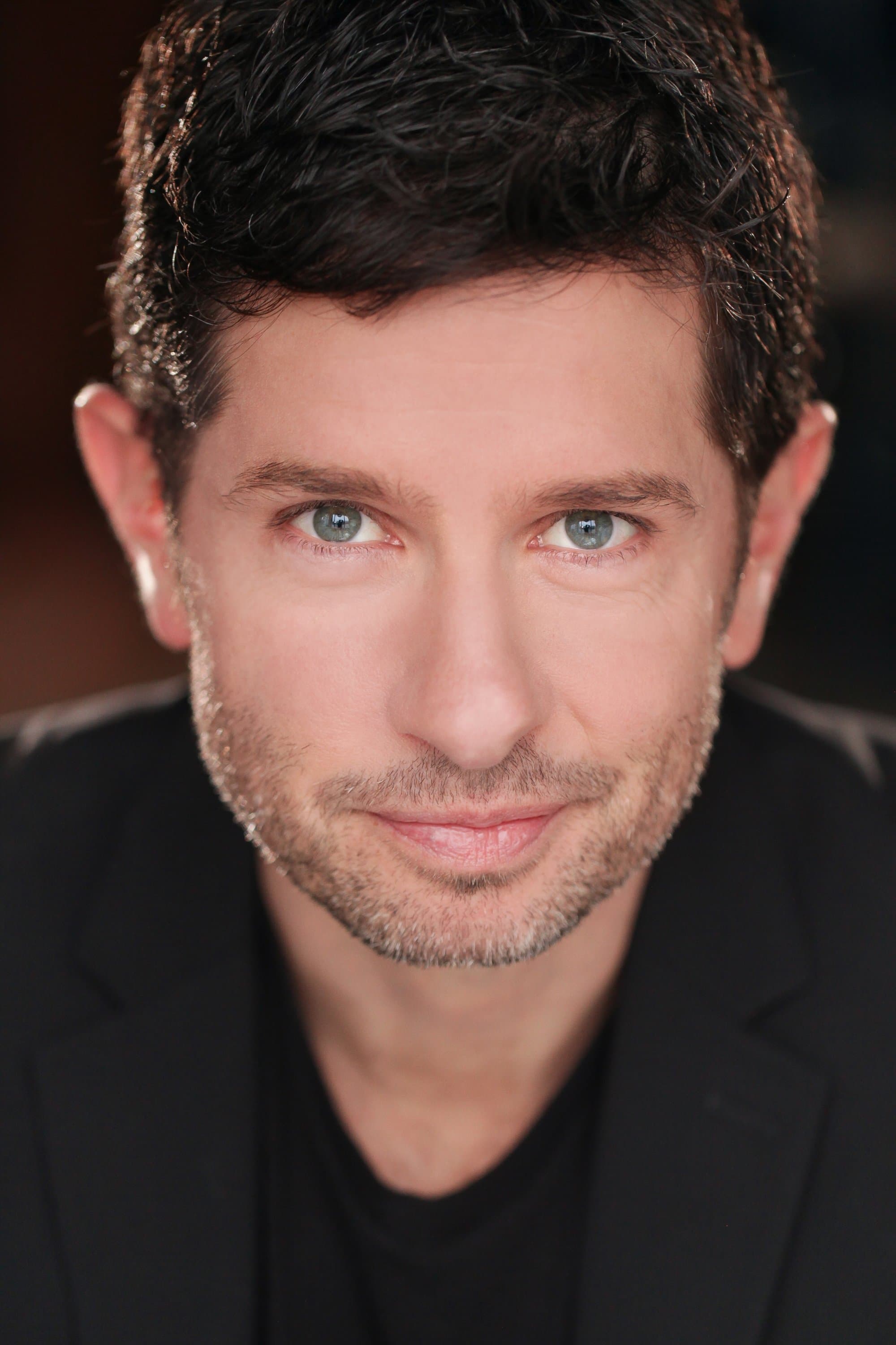 Tom Dacey Carr profile