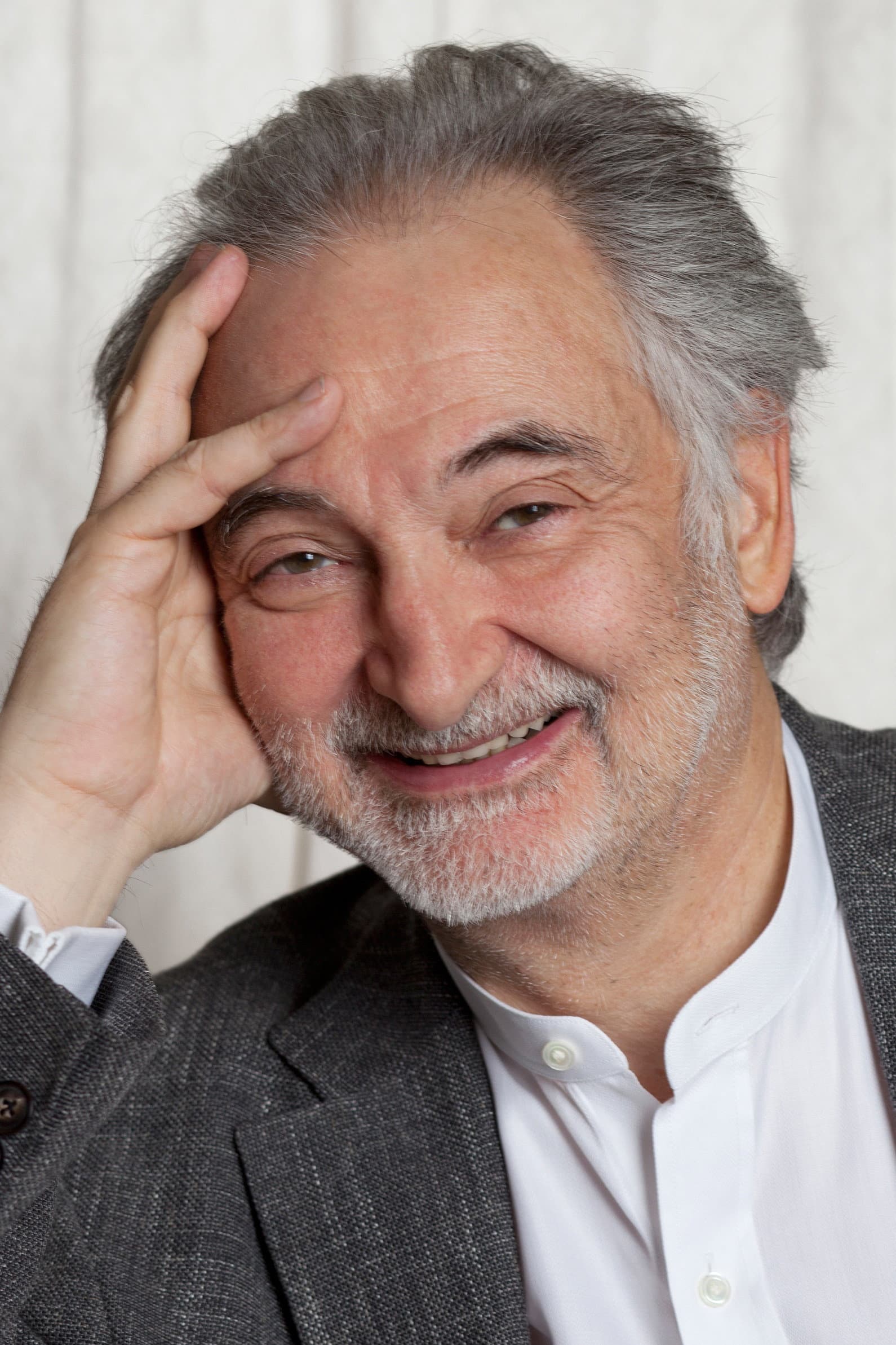 Jacques Attali profile
