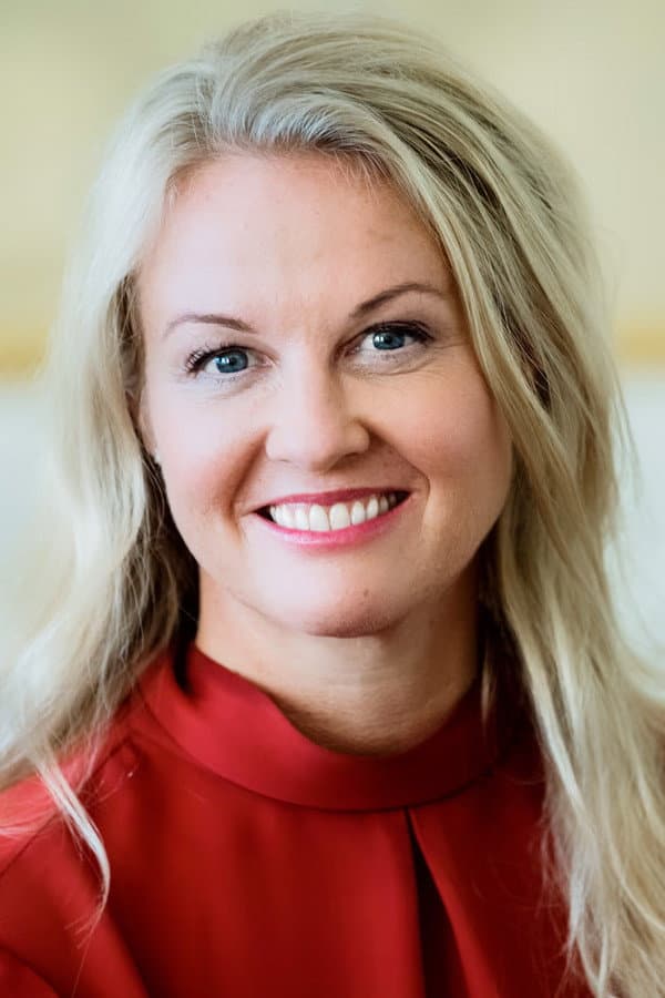 Nina Kennedy profile